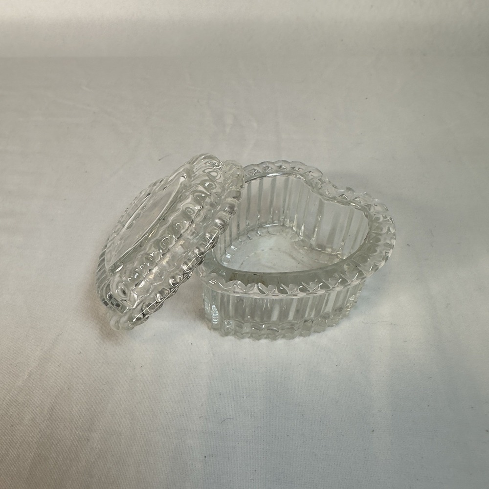 Clear Glass Heart Shaped‎ Trinket Box Ring Jewelry Holder Dish